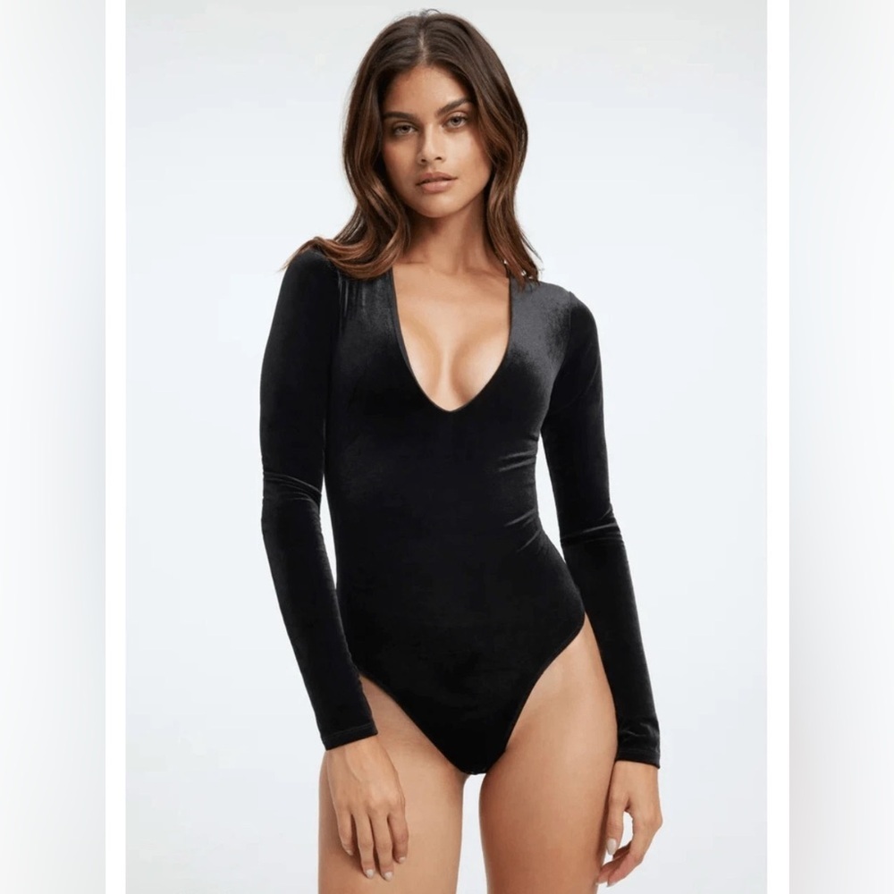 Good American Black Velvet V-Neck Long Sleeve Bodysuit